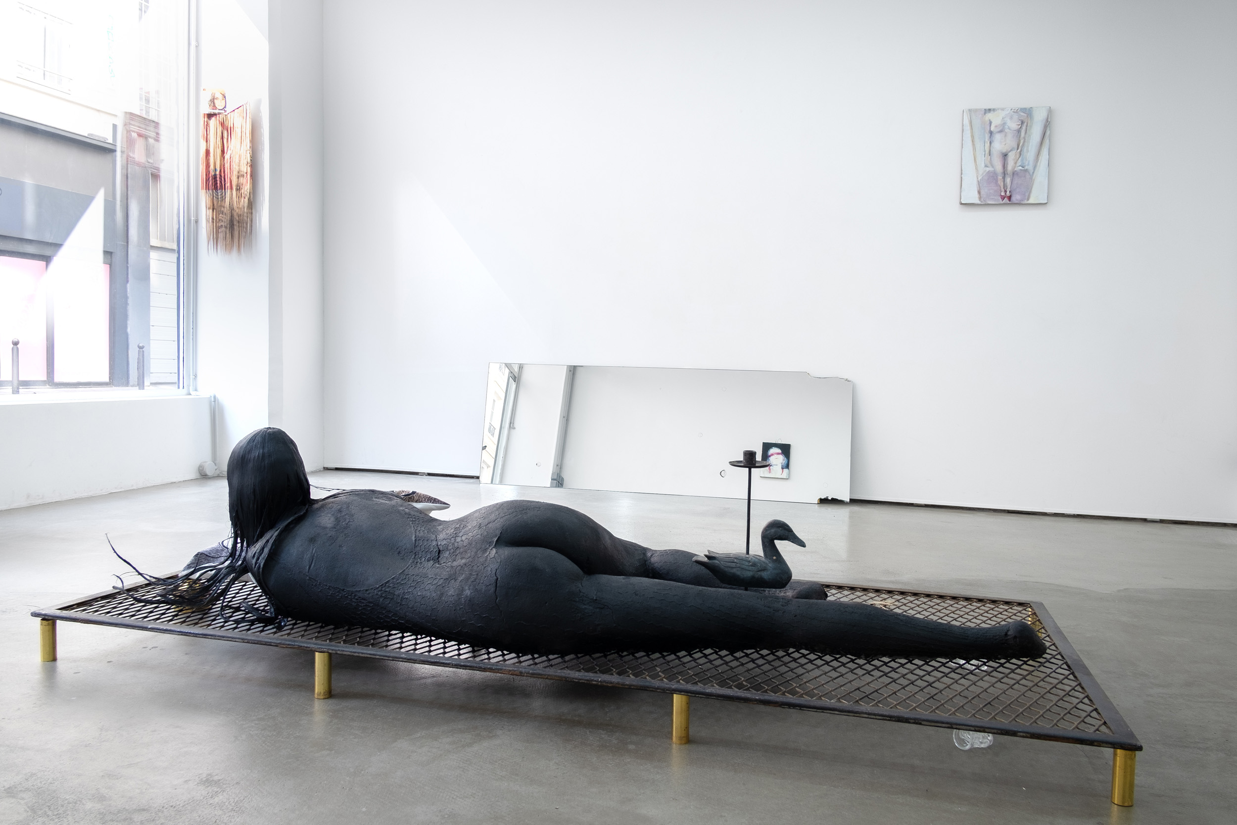 Cleopatra Gones, Sans titre (Sculpture sur sommier), 2025